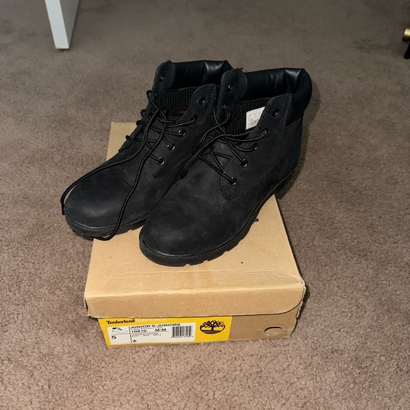 🥾Timberland Classic Boot - Juniors - Picture 2 of 9